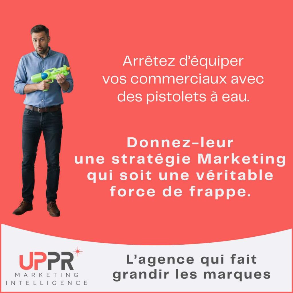 Commercial avec un pistolet à eau illustrant le manque de stratégie marketing pour la performance commerciale. Agence UPPR.